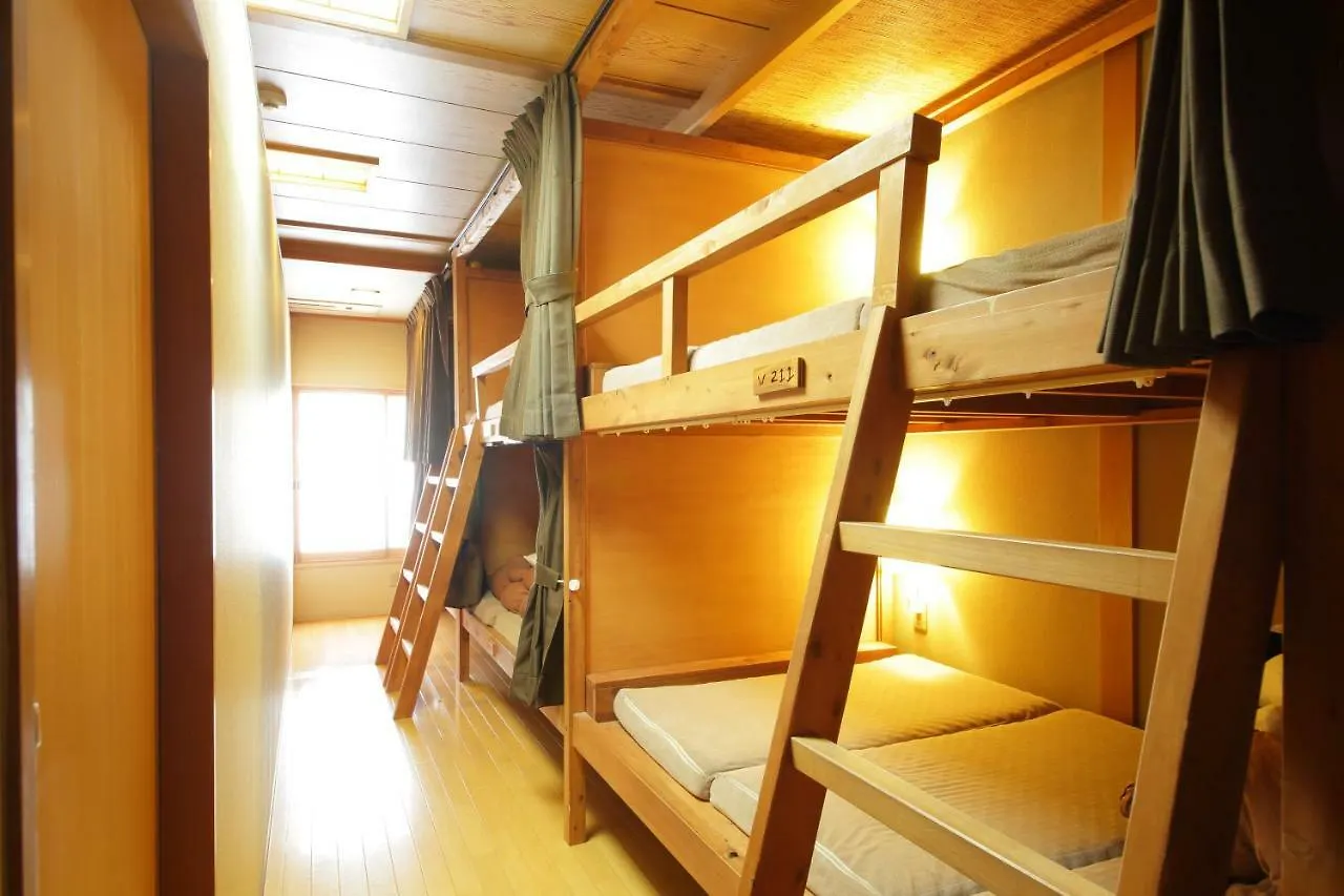 Guest house Miyagawacho Hanakanzashi Kyoto Japan